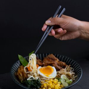 n. 113<br>RAMEN + DEGUSTAZIONE VINI<br>07/10/2025<br> corso cucina in presenza